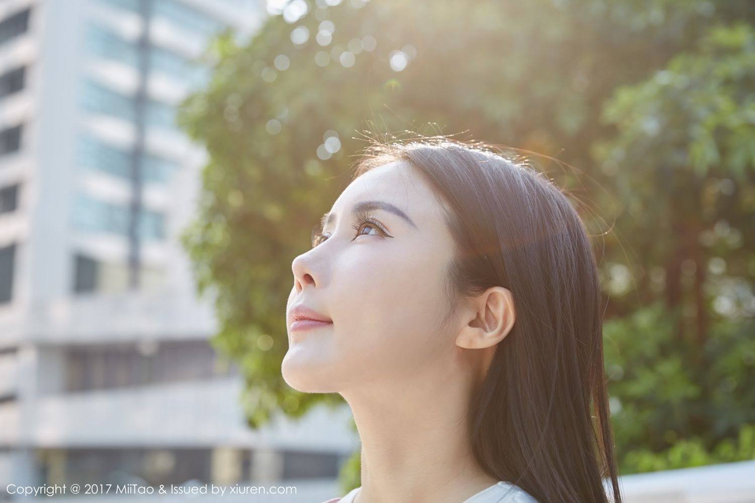 萱萱Cecilia回归 女神街拍范儿十足
