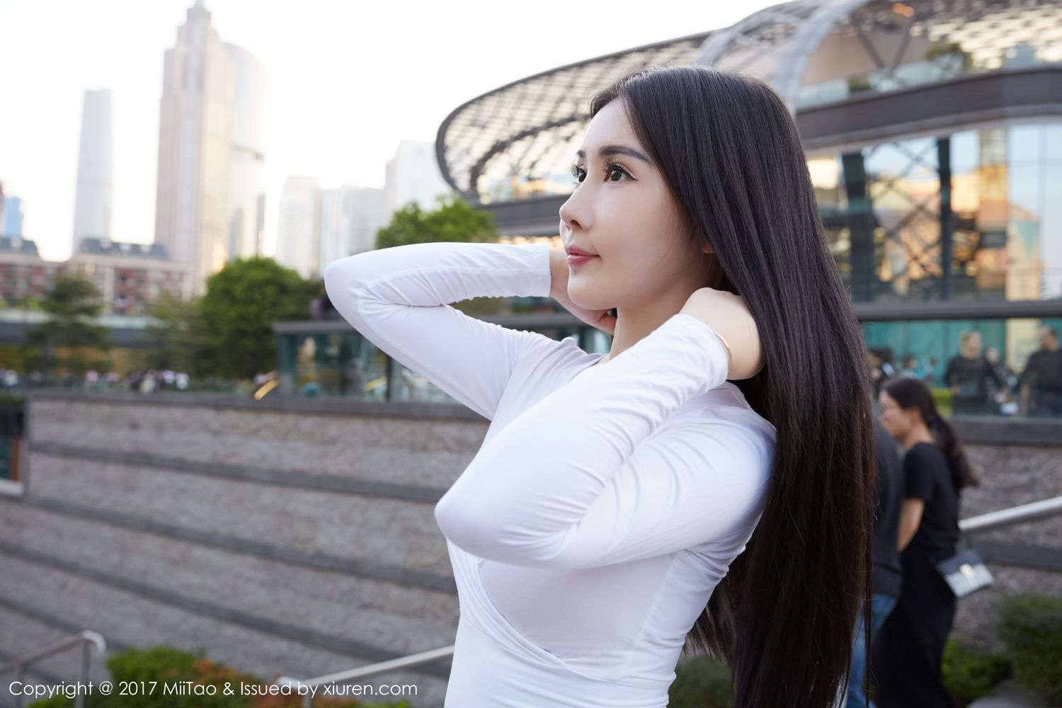 萱萱Cecilia回归 女神街拍范儿十足