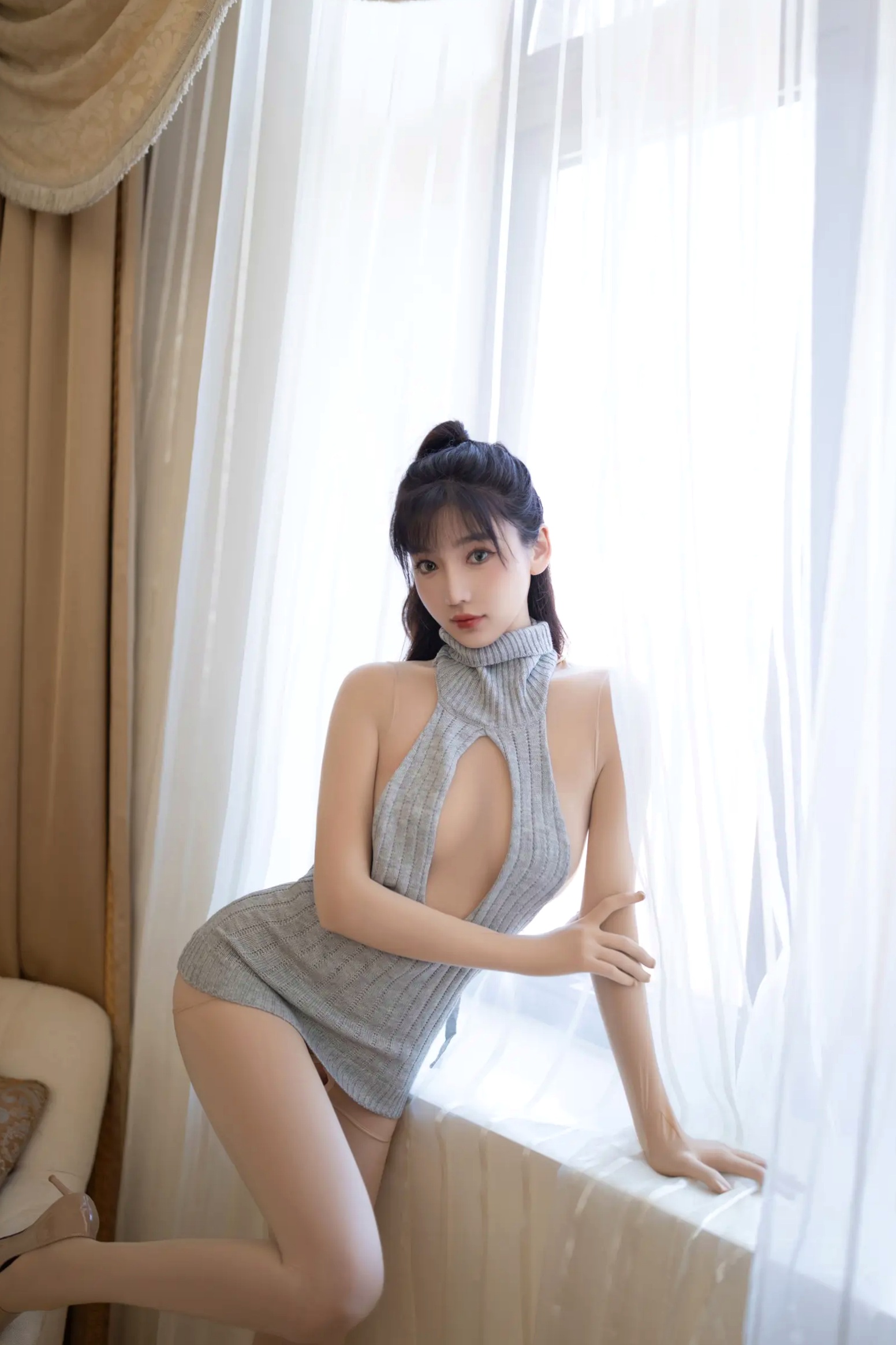 陆萱萱肉色连体衣私房写真,极致诱惑的室内气质女神大尺度魅力呈现
