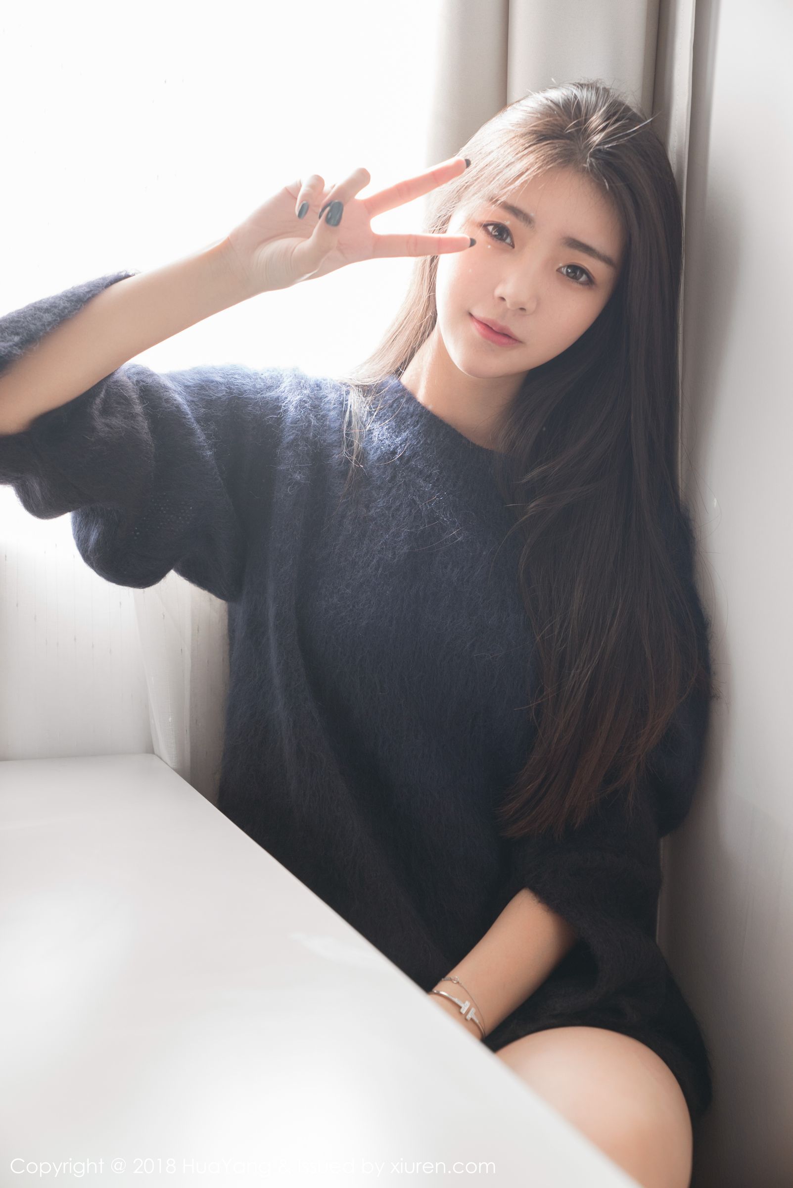 标配女友可樂Vicky 毛衣白寸衫的甜蜜