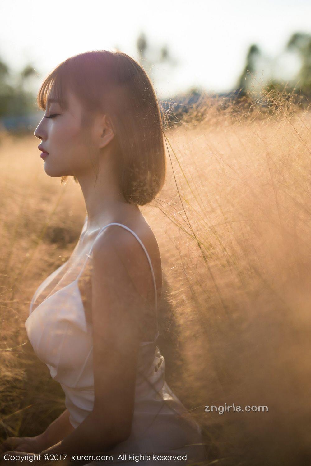 甜美女神杨晨晨 花中有花花满丛