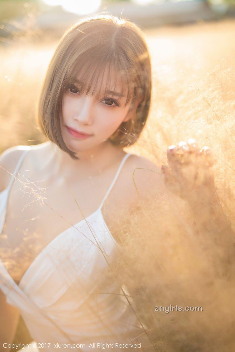 甜美女神杨晨晨 花中有花花满丛