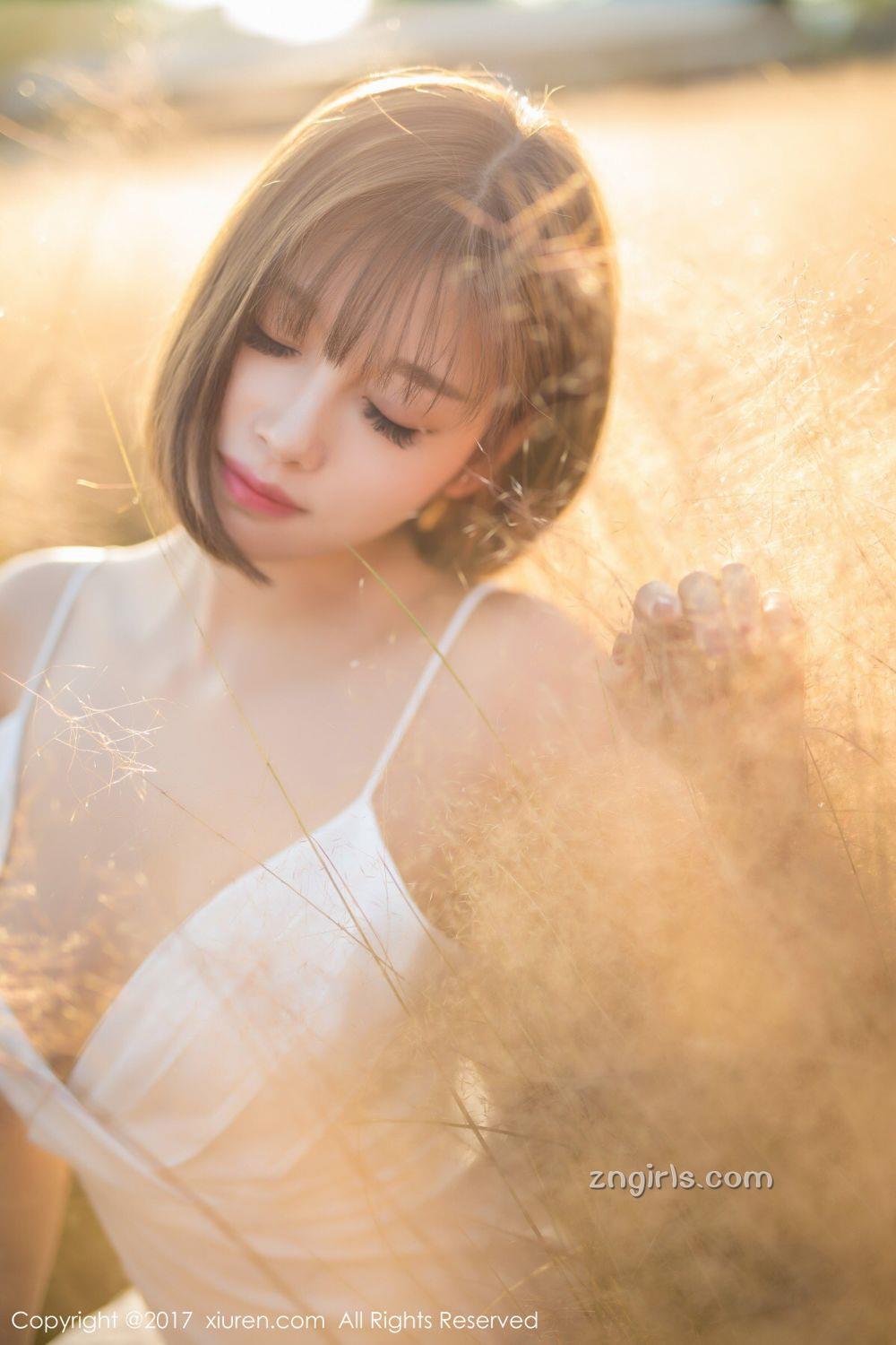 甜美女神杨晨晨 花中有花花满丛