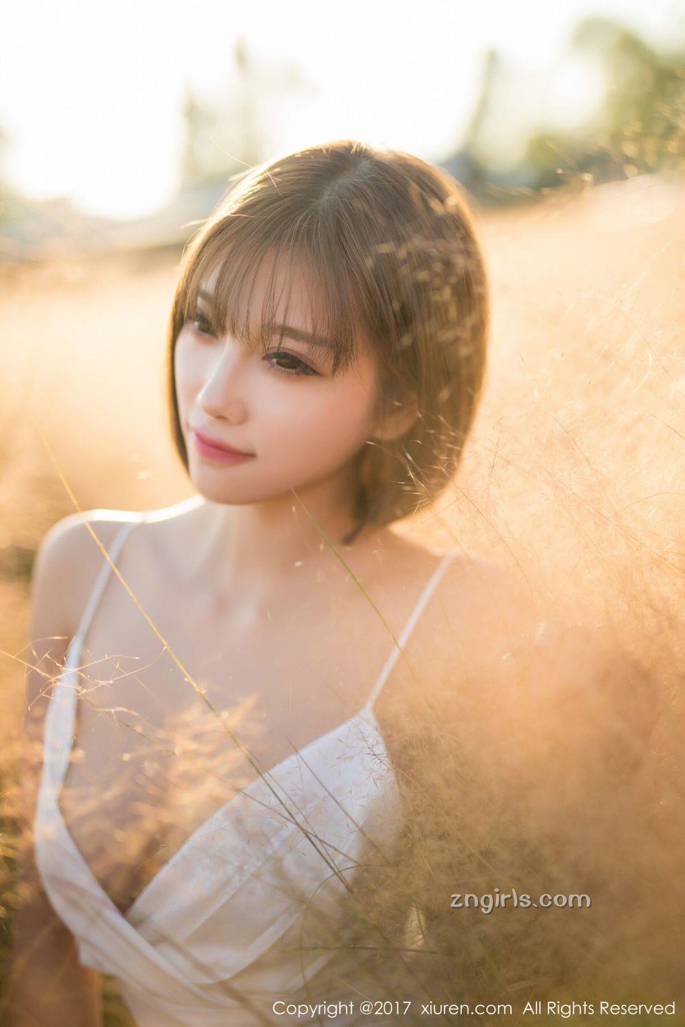 甜美女神杨晨晨 花中有花花满丛