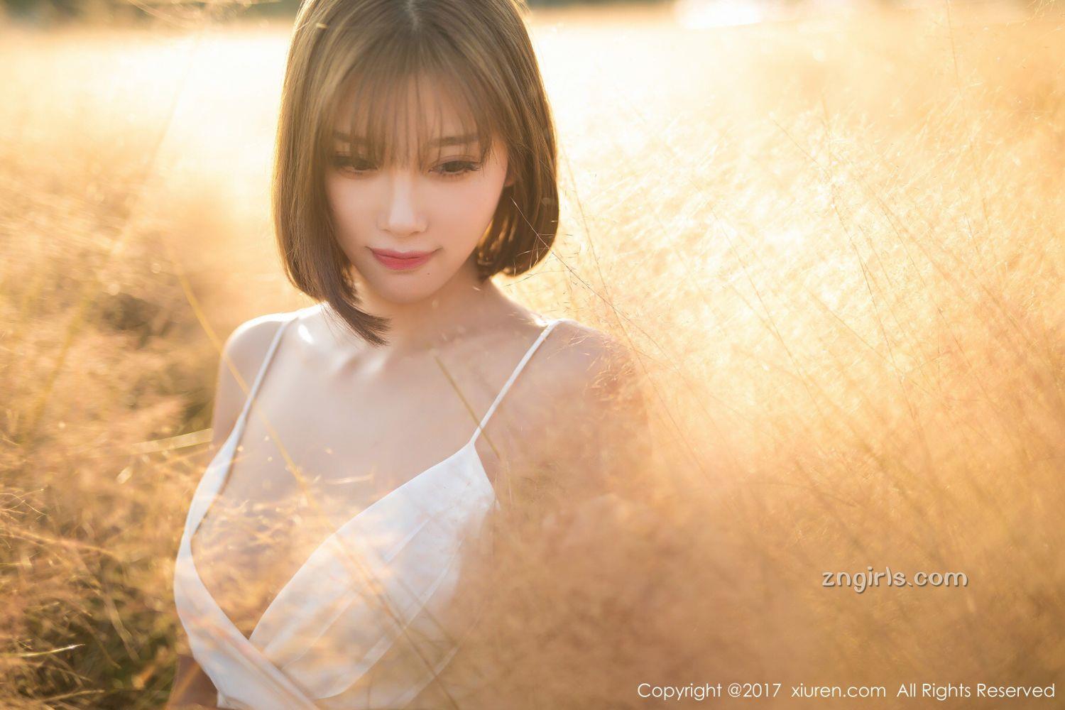 甜美女神杨晨晨 花中有花花满丛