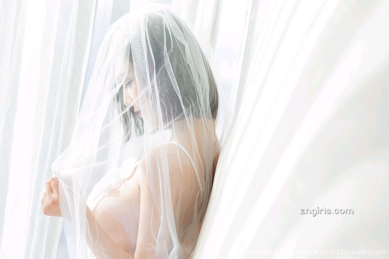 甜美女神杨晨晨sugar 白色牡丹黑丝内衣