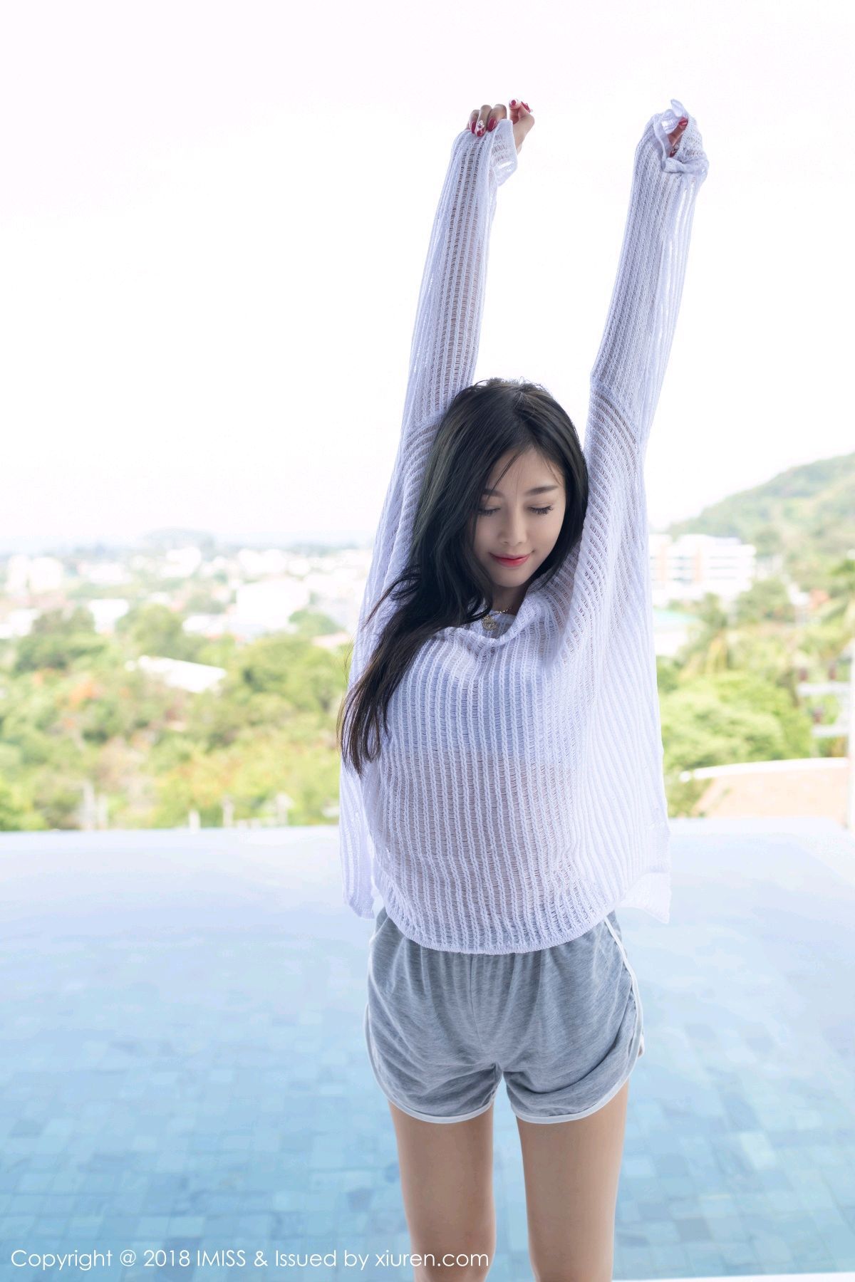 甜美女神杨晨晨 泳池内衣柔和素净
