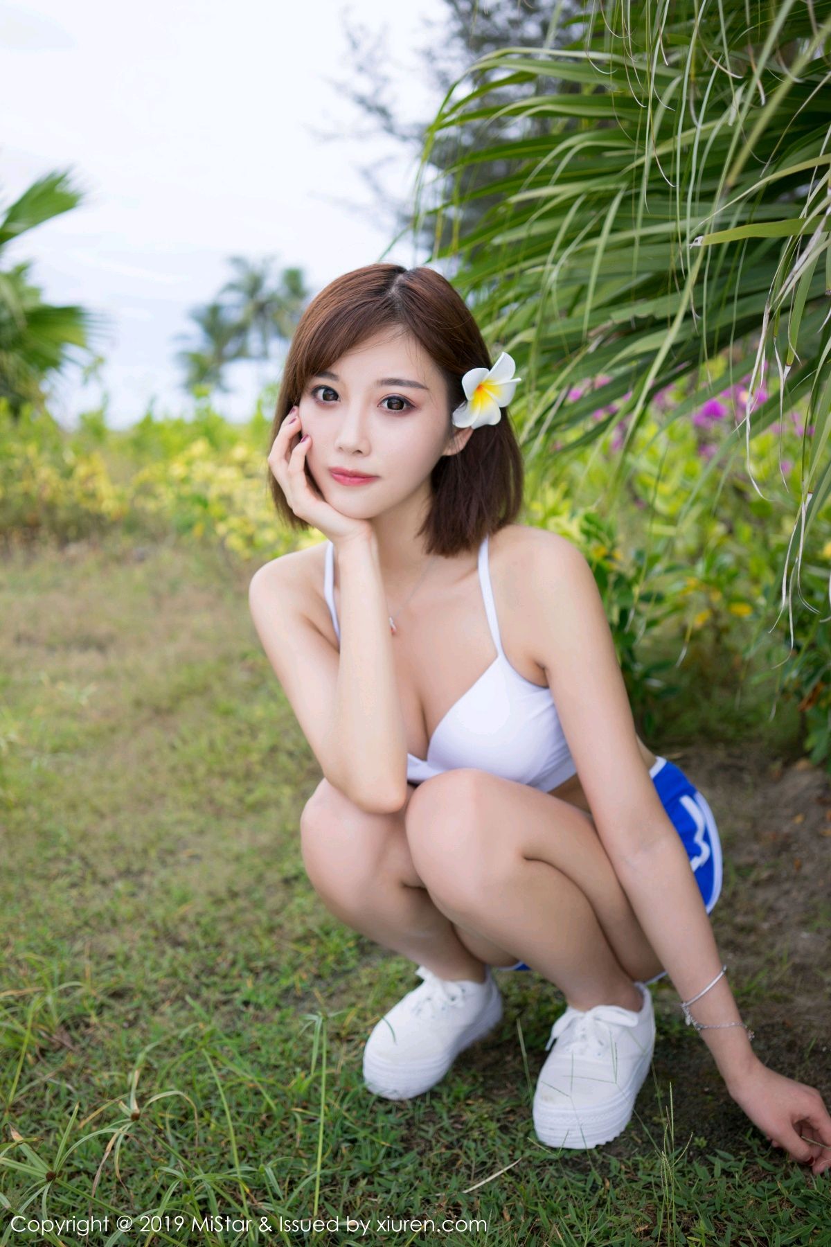 甜美女神杨晨晨 死库水领口事业线