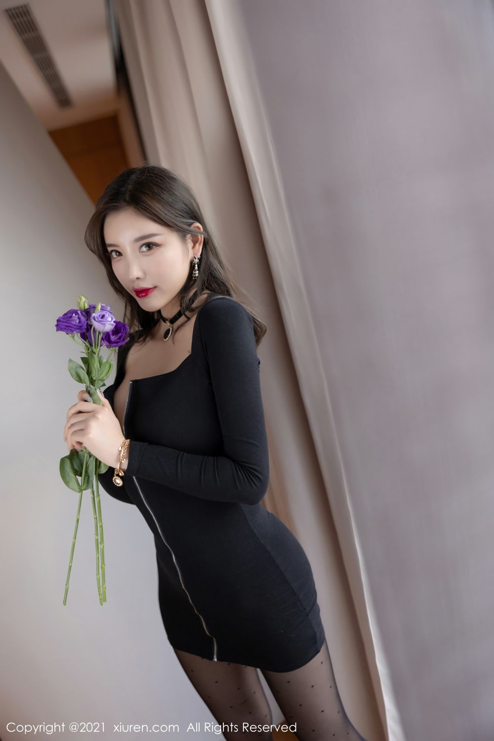 性感女神杨晨晨 人比花娇的艳美