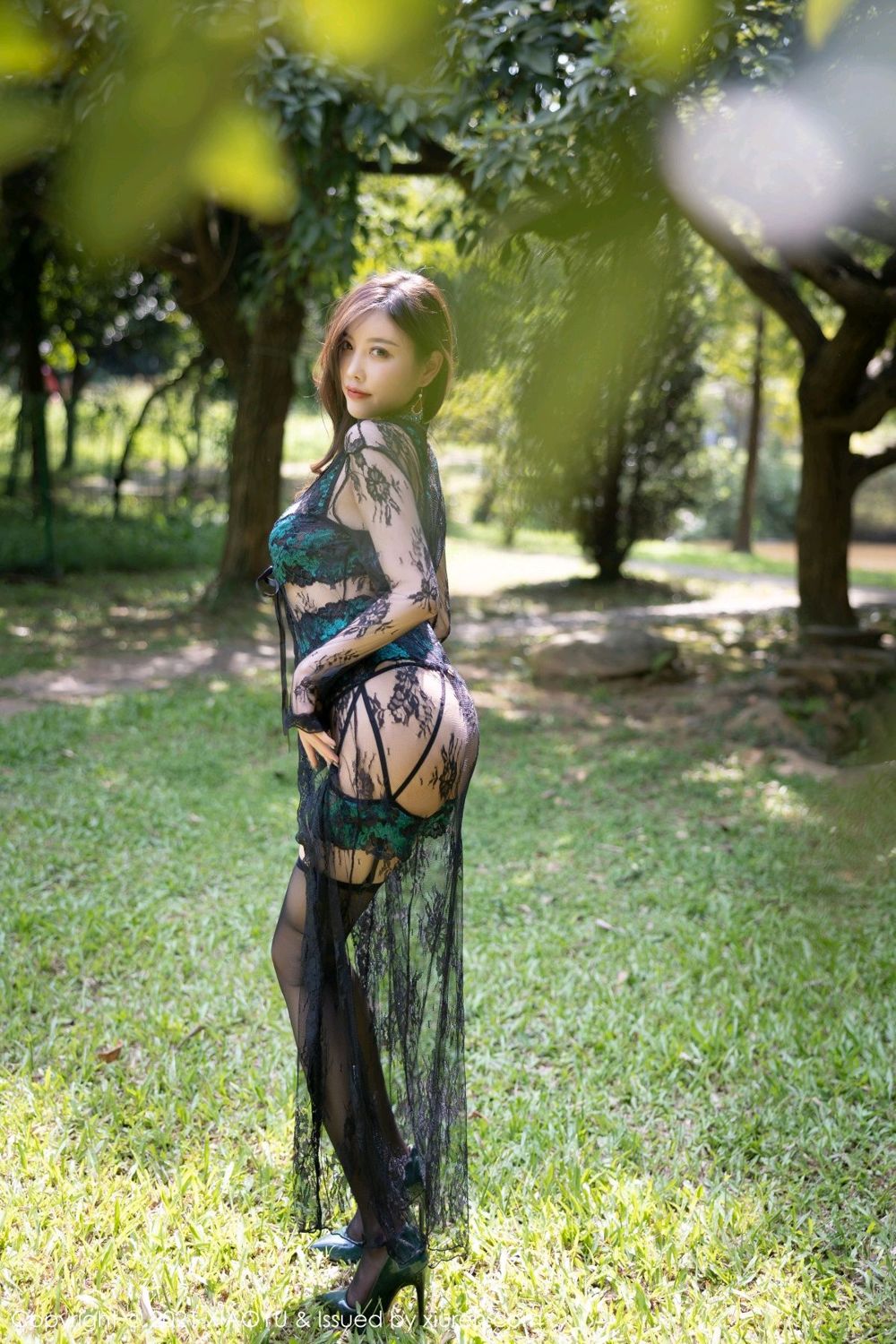 杨晨晨广西旅拍 宛如动人的孔雀