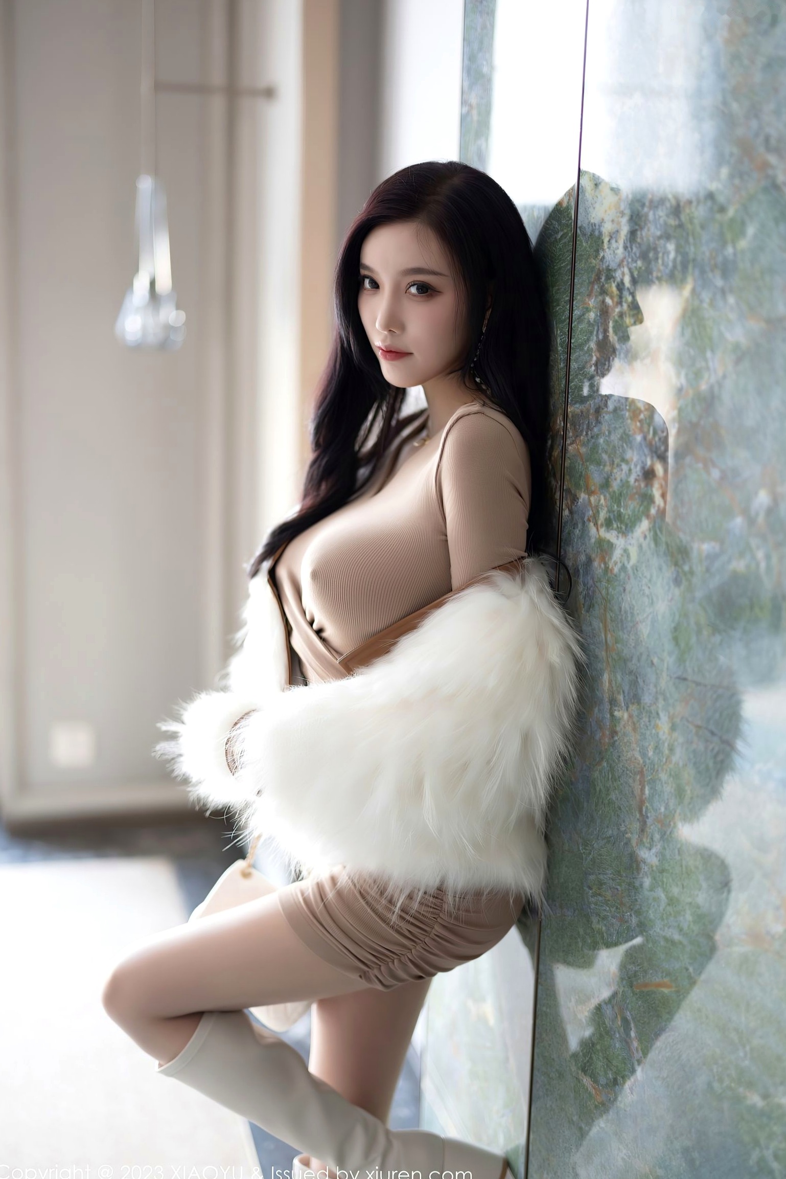 XiaoYu语画界968期:杨晨晨Yome杏色修身连衣裙私房写真,极致曼妙曲线尽显诱惑女神范,无圣光大尺度视觉盛宴
