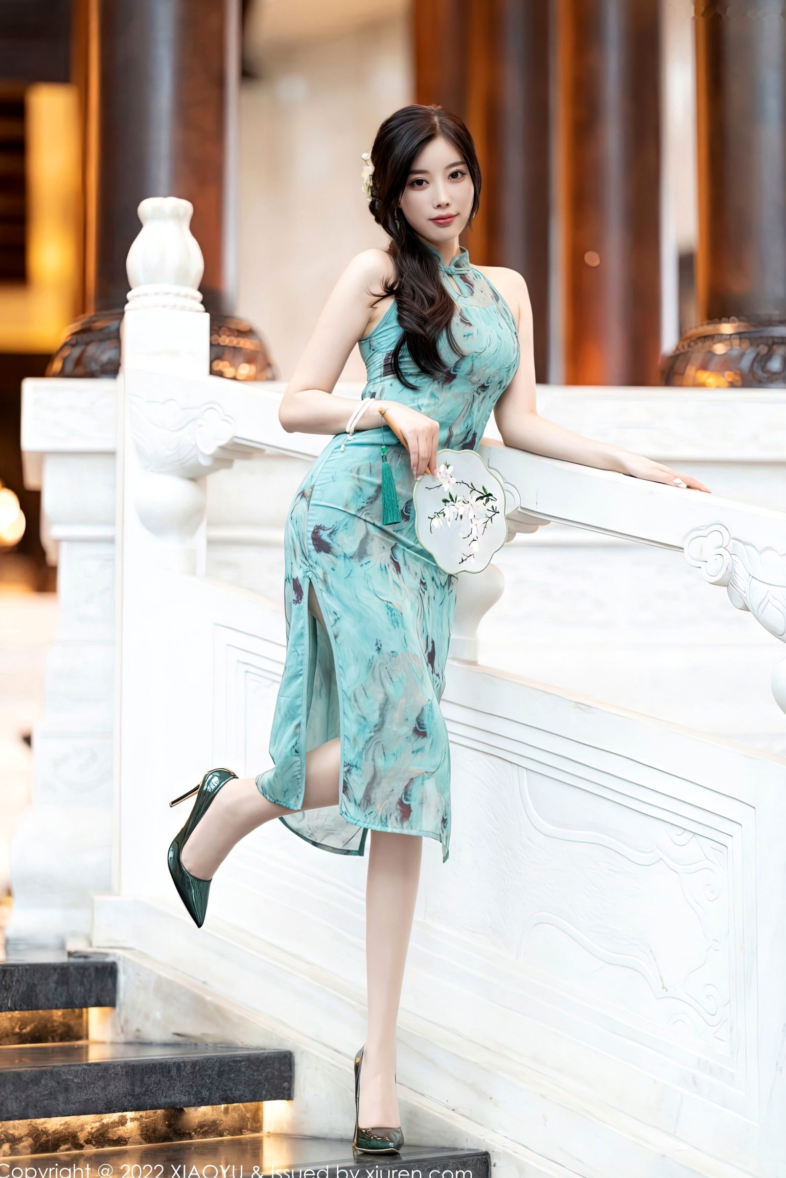 XiaoYu语画界-杨晨晨Yome-东方古典韵味旗袍女神,身姿曼妙优雅,古风建筑下尽显高级诱惑感(2022.10.14)