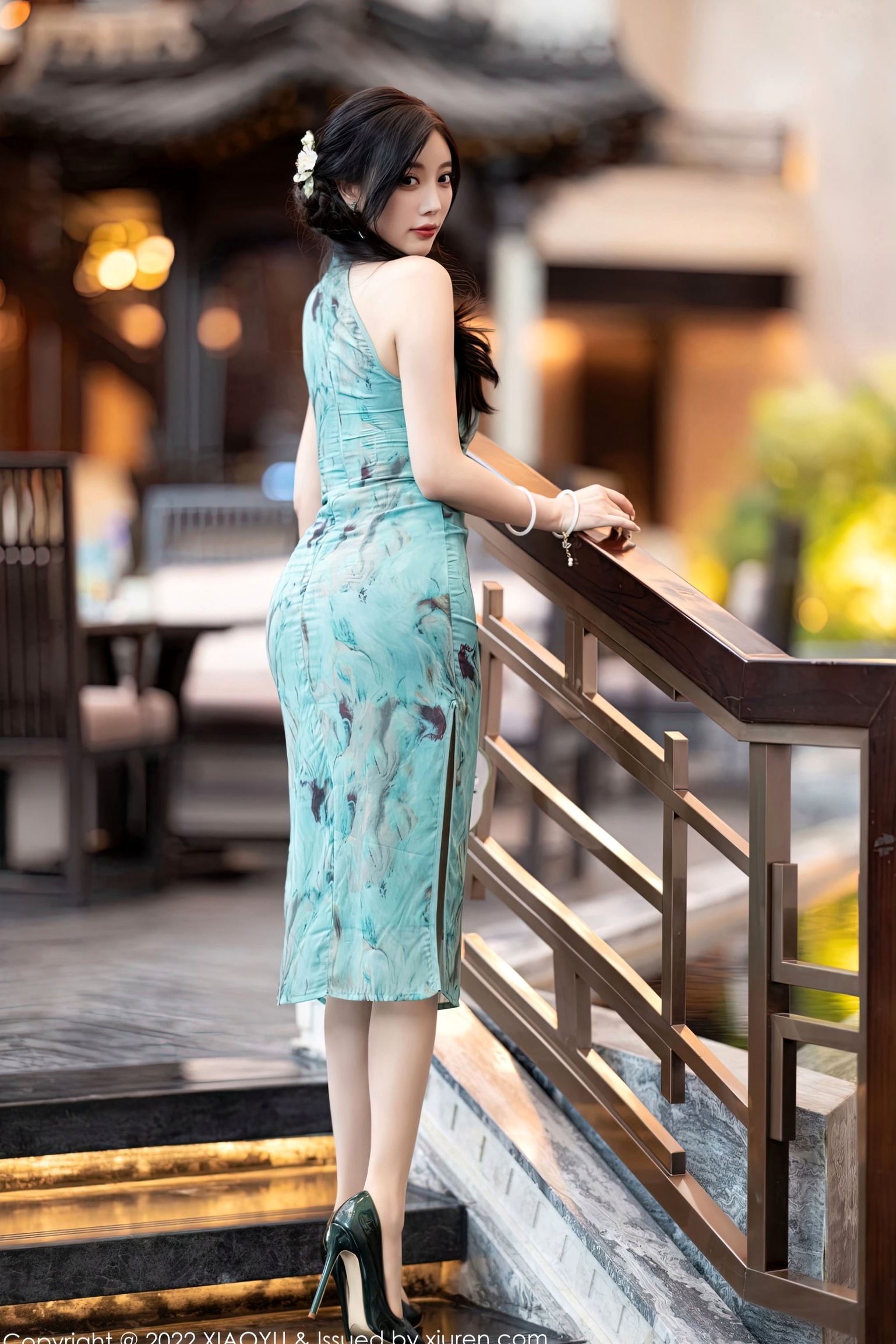 XiaoYu语画界-杨晨晨Yome-东方古典韵味旗袍女神,身姿曼妙优雅,古风建筑下尽显高级诱惑感(2022.10.14)