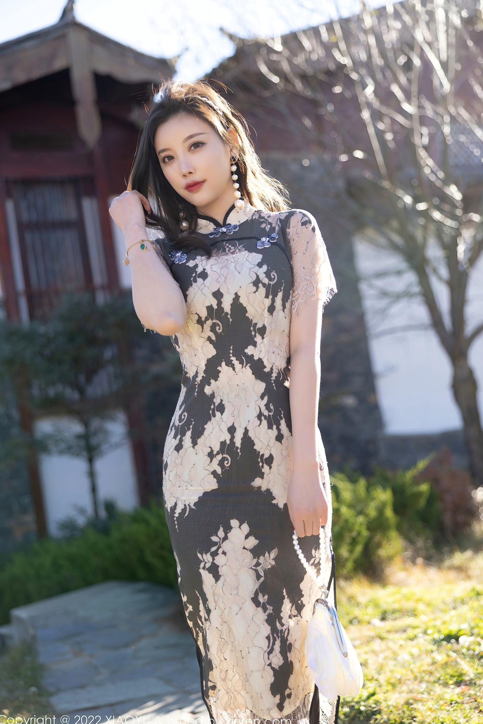 XiaoYu语画界-697-杨晨晨Yome-丽江旅拍私房写真-米色蕾丝旗袍黑丝诱惑-气质女神-无圣光大尺度