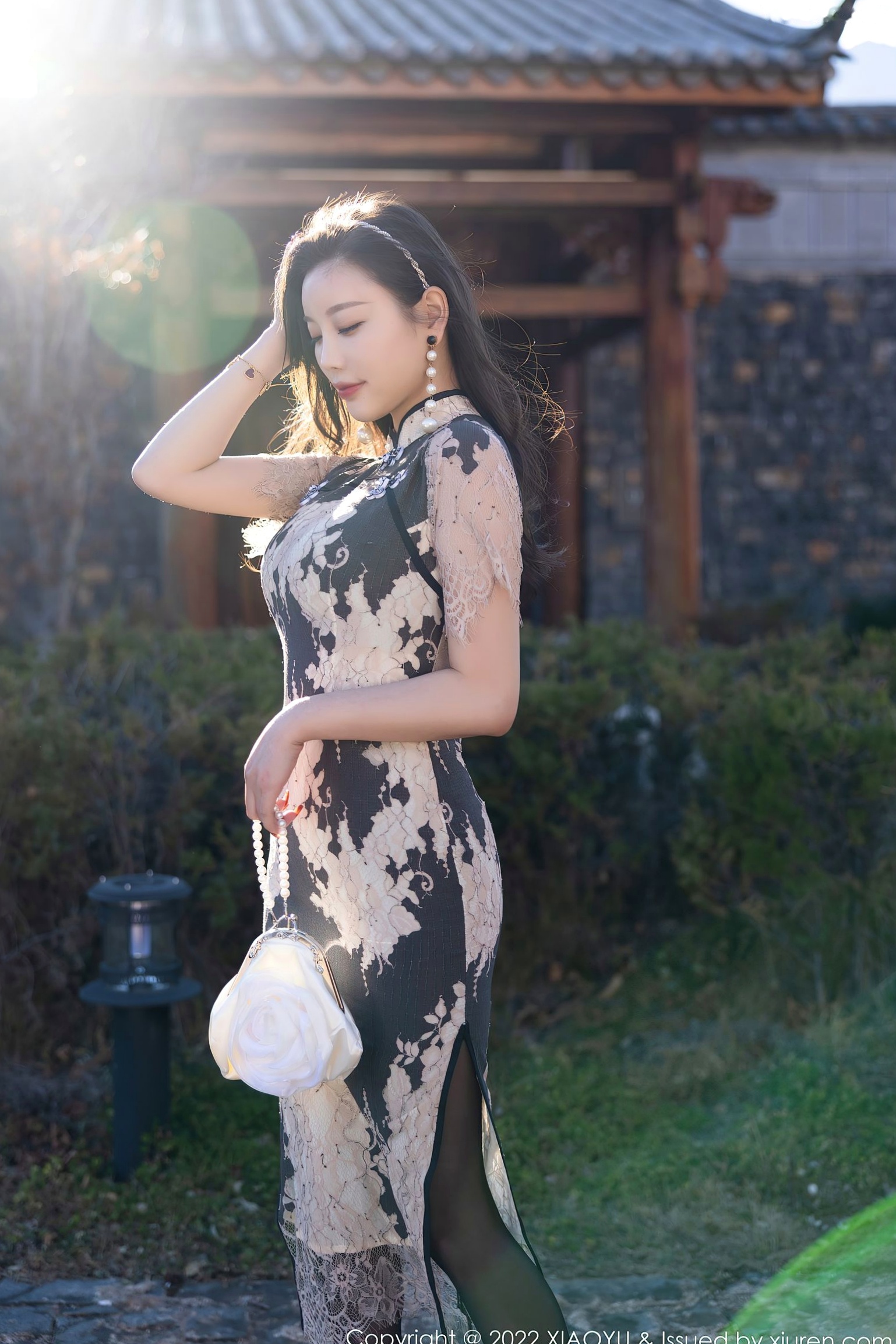 XiaoYu语画界-697-杨晨晨Yome-丽江旅拍私房写真-米色蕾丝旗袍黑丝诱惑-气质女神-无圣光大尺度