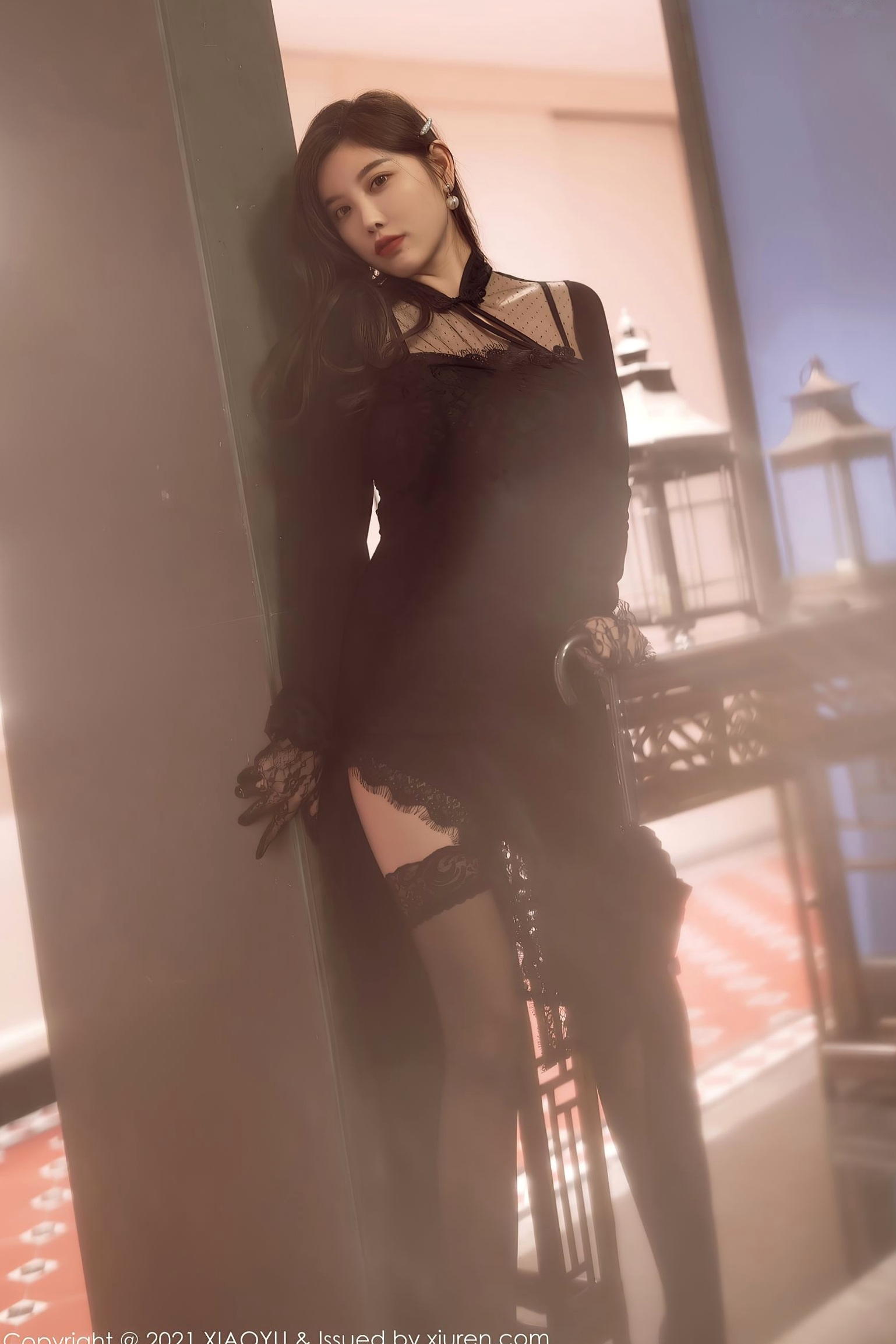 杨晨晨Sugar私房写真:复古光影下的蕾丝黑丝吊带诱惑,优雅与性感并存,“白月光与朱砂痣”氛围感大片