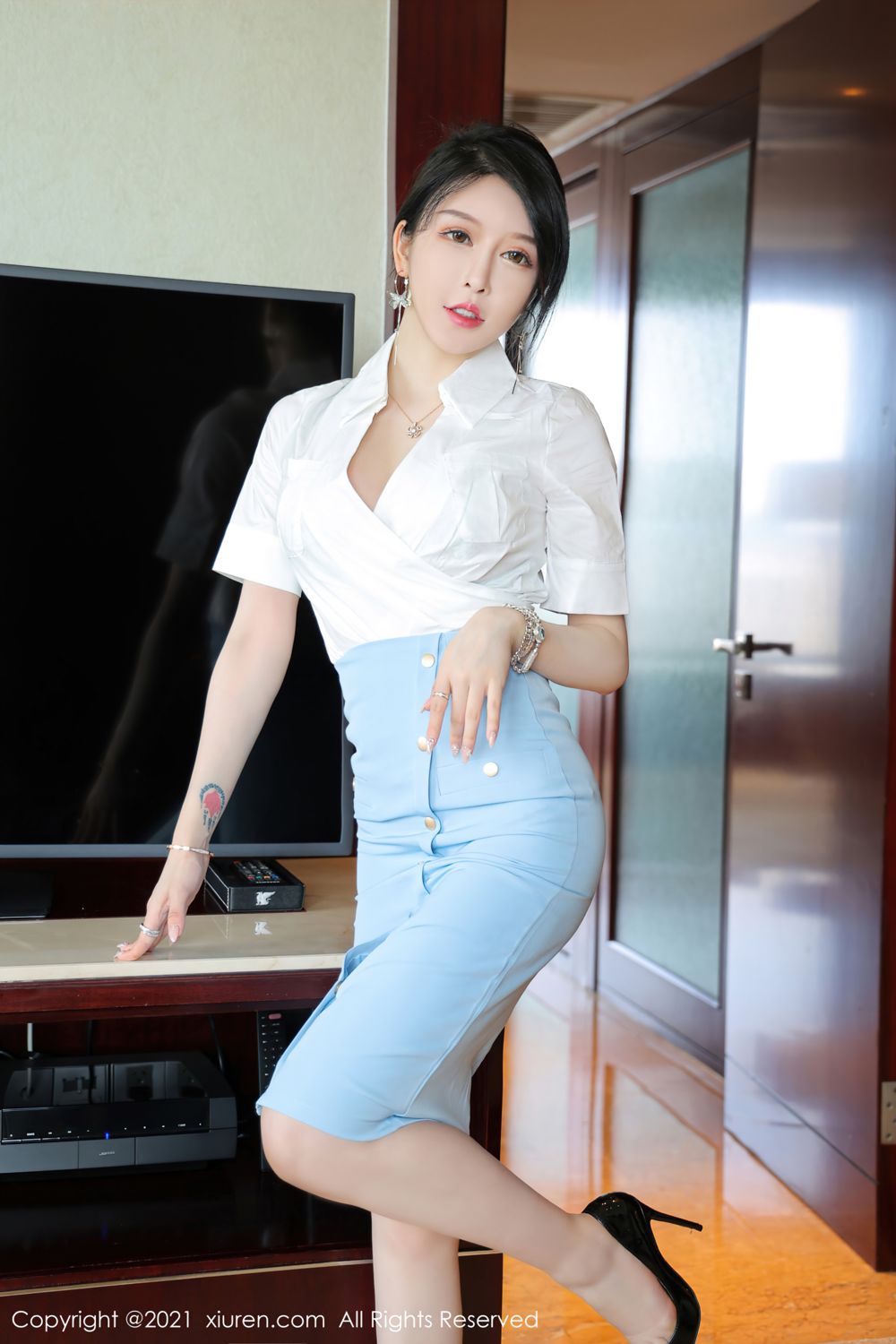 宅男女神玉兔miki 经典的职业装OL