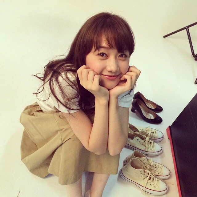 高田秋 治愈系白肌美人