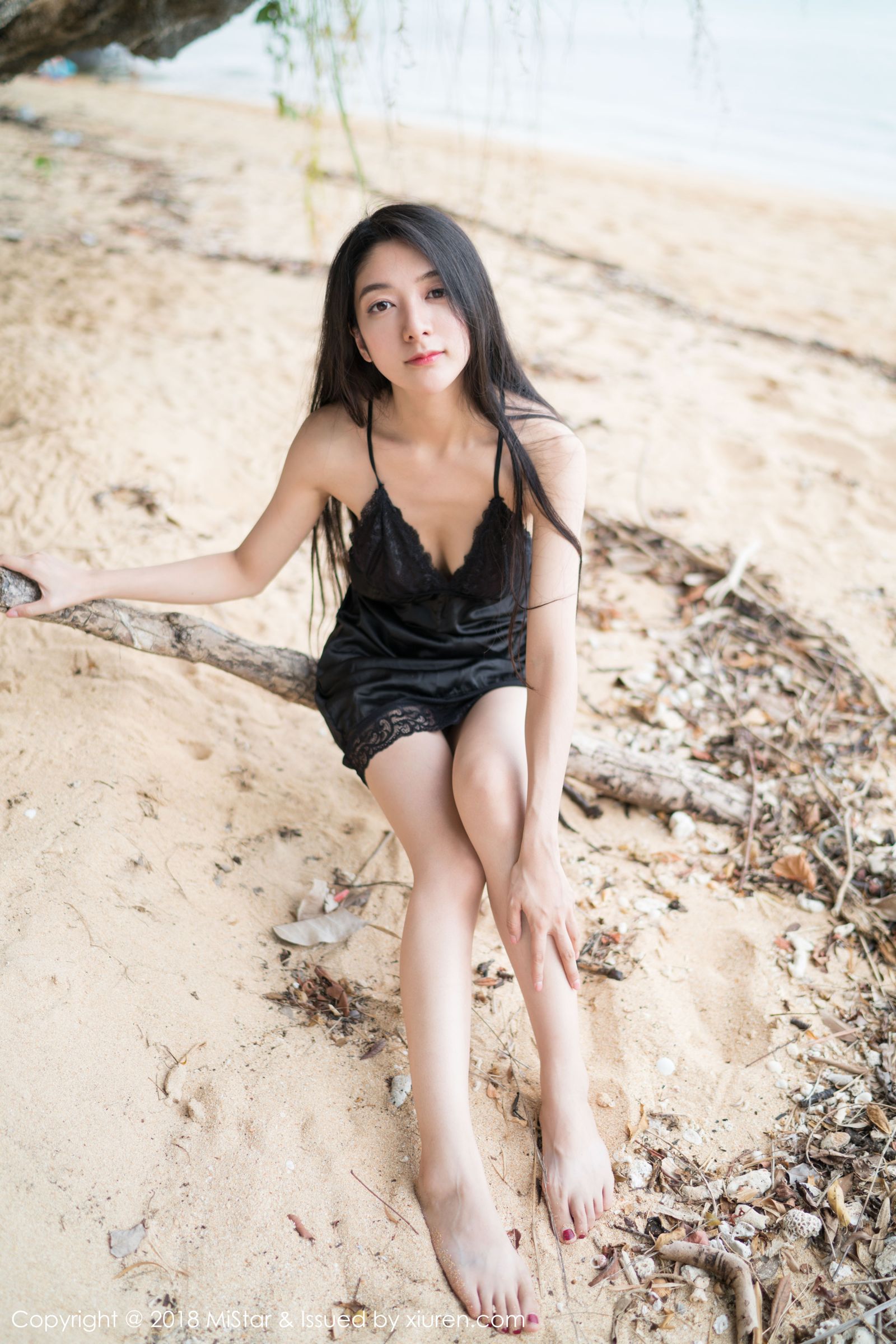 新晋女神小热巴 清新的学生服饰