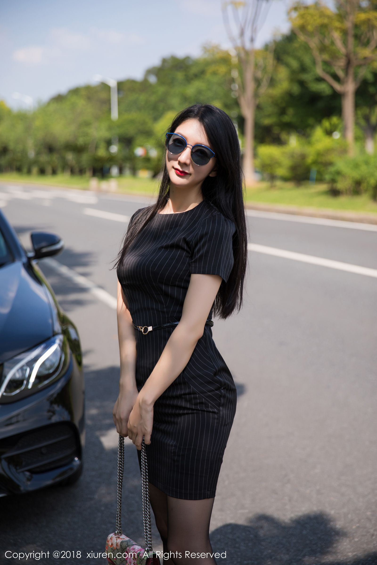 女神Angela喜欢猫 香车美人黑丝美腿