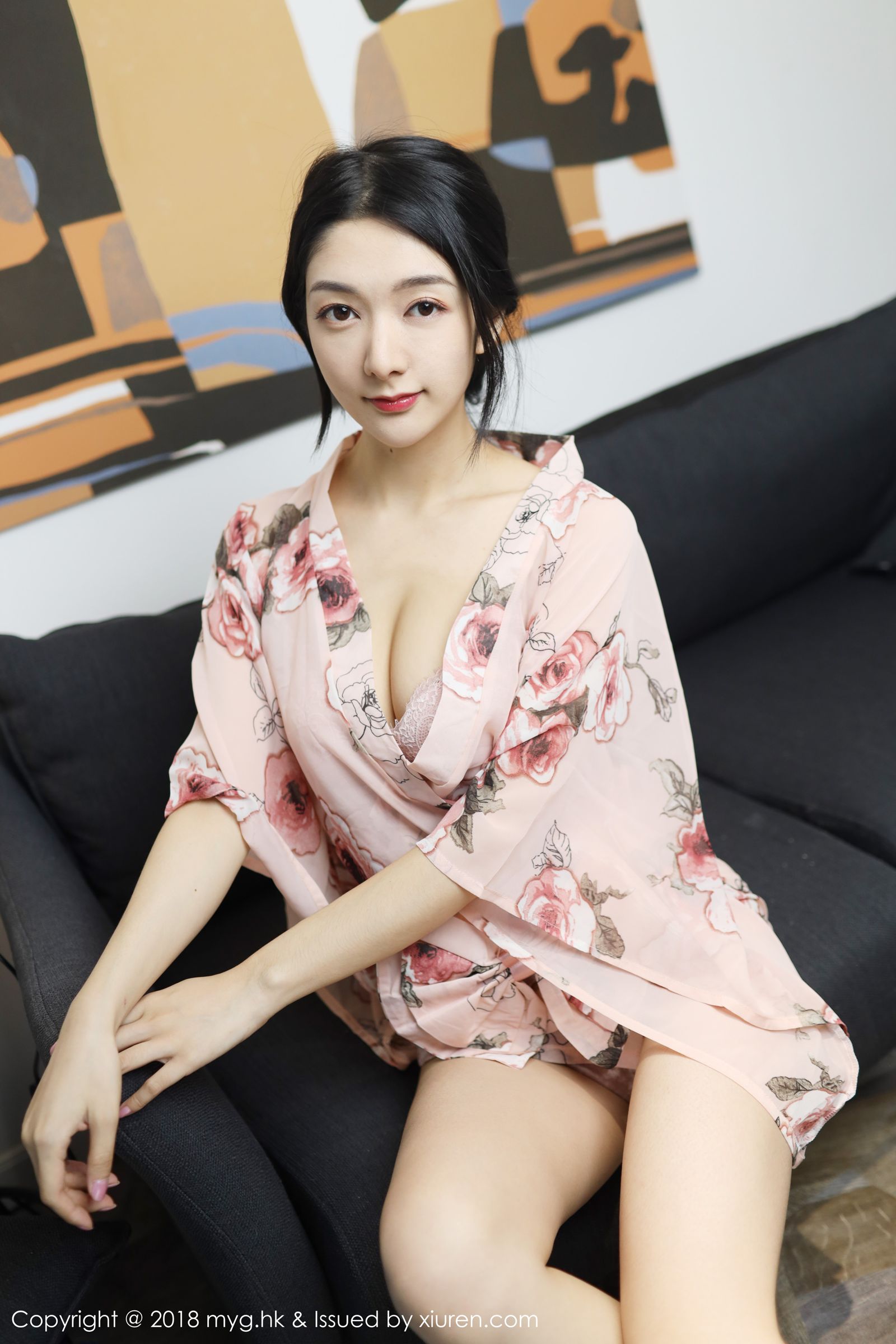 女神Angela喜欢猫 镂空内衣丰润迷人