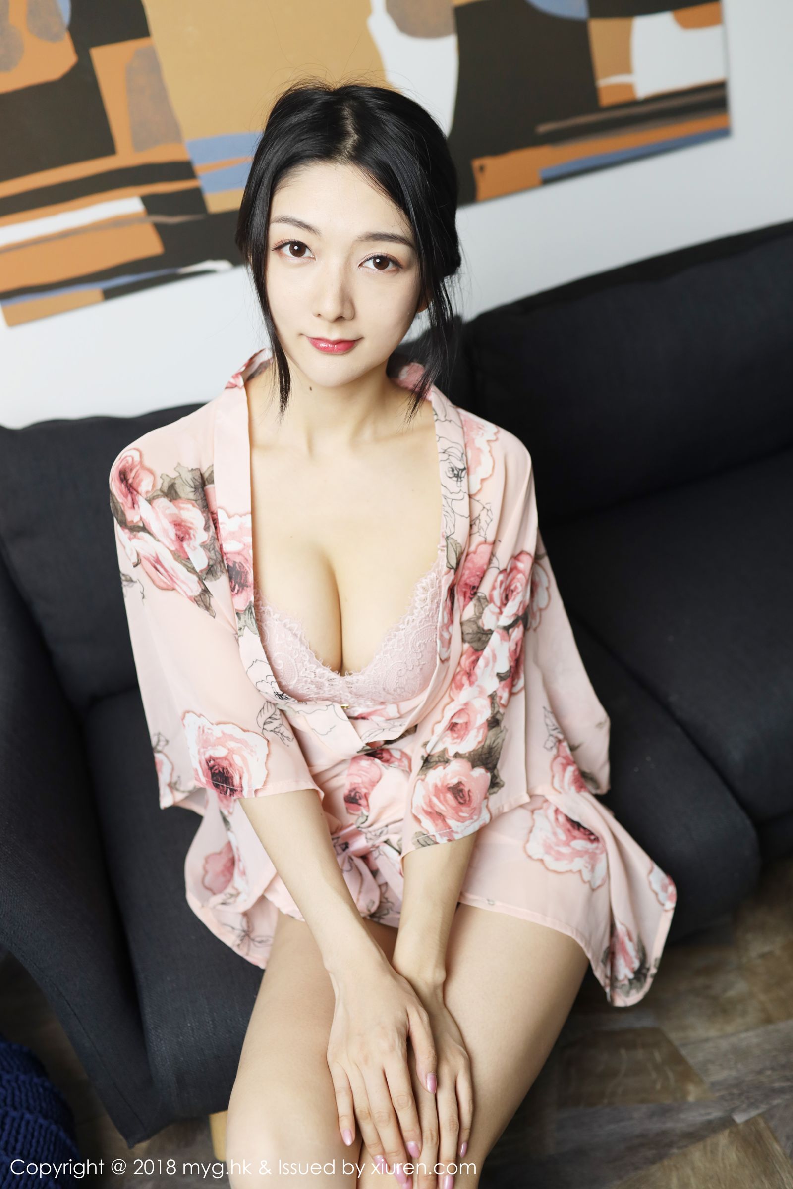 女神Angela喜欢猫 镂空内衣丰润迷人