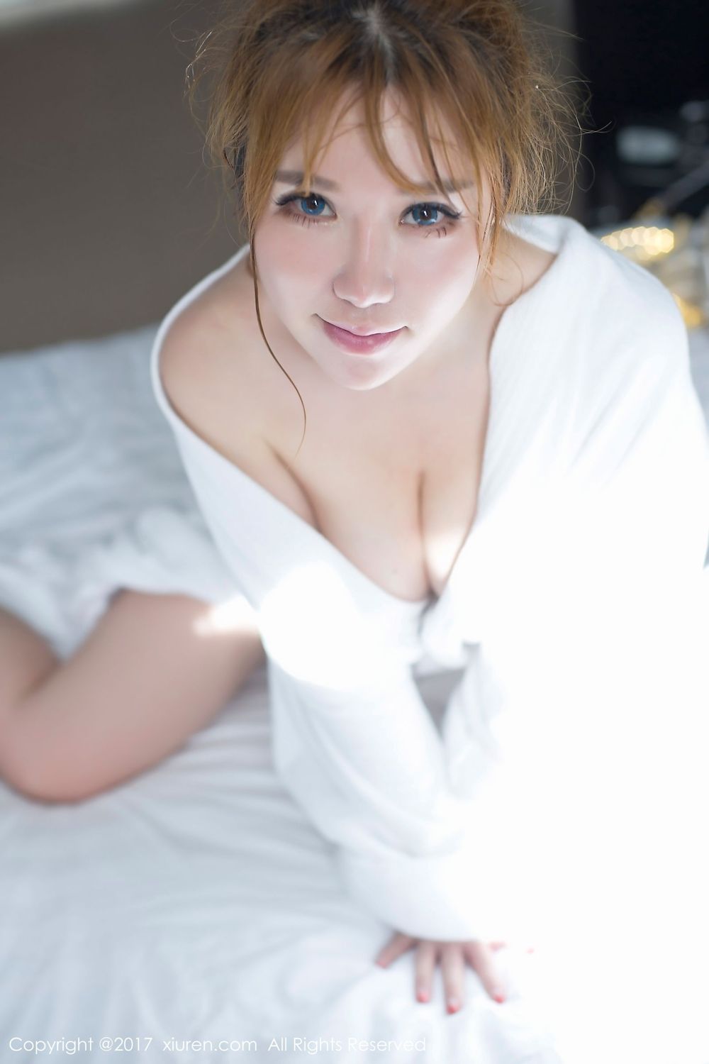 白皙模特小公举Amy 白色蕾丝蓝色死库水