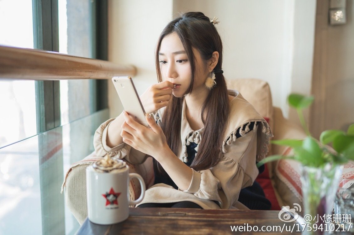 小悠珊珊(高珊) 美人电竞主播私房照诱惑写真图