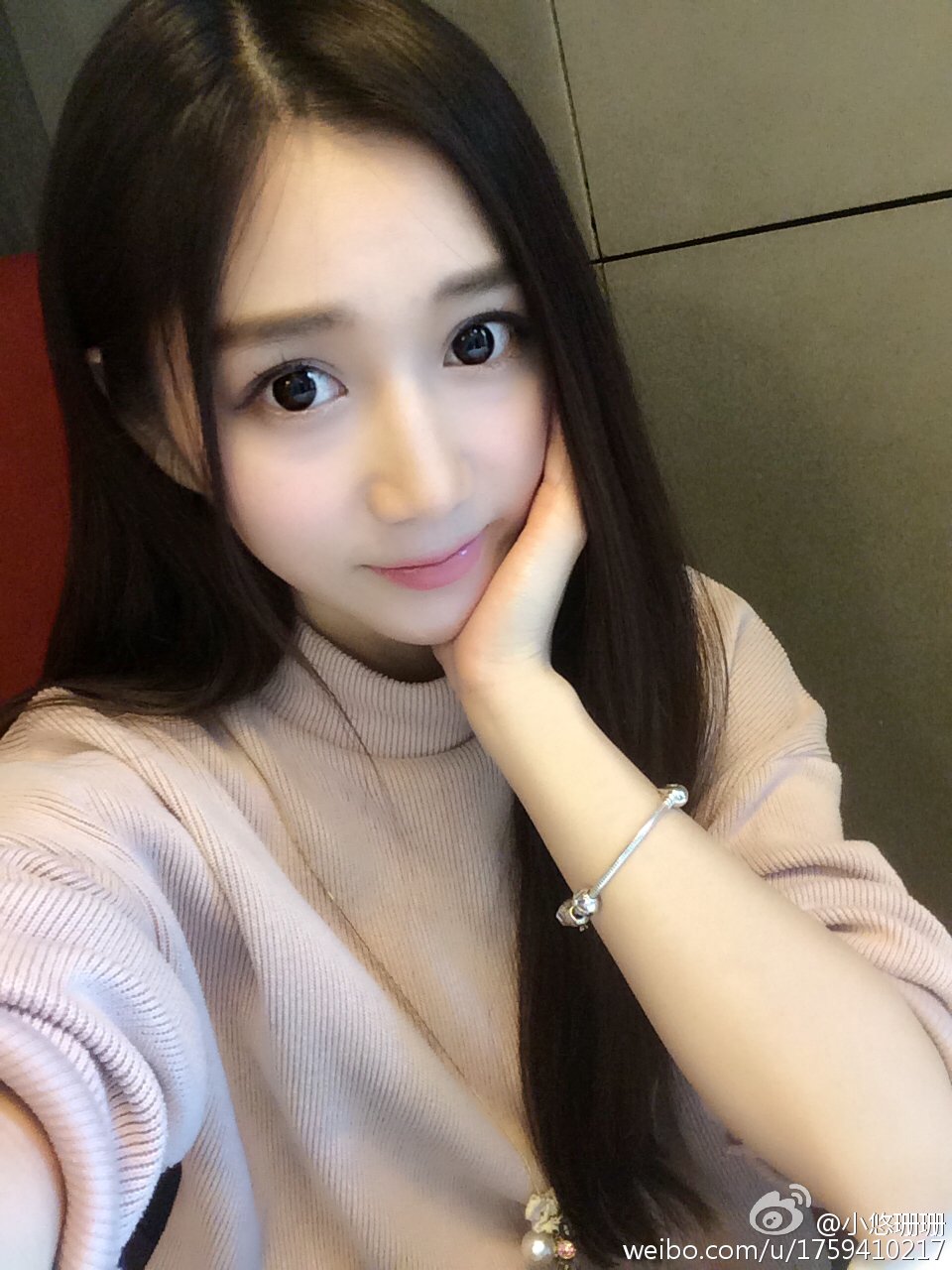 小悠珊珊(高珊) 美人电竞主播私房照诱惑写真图