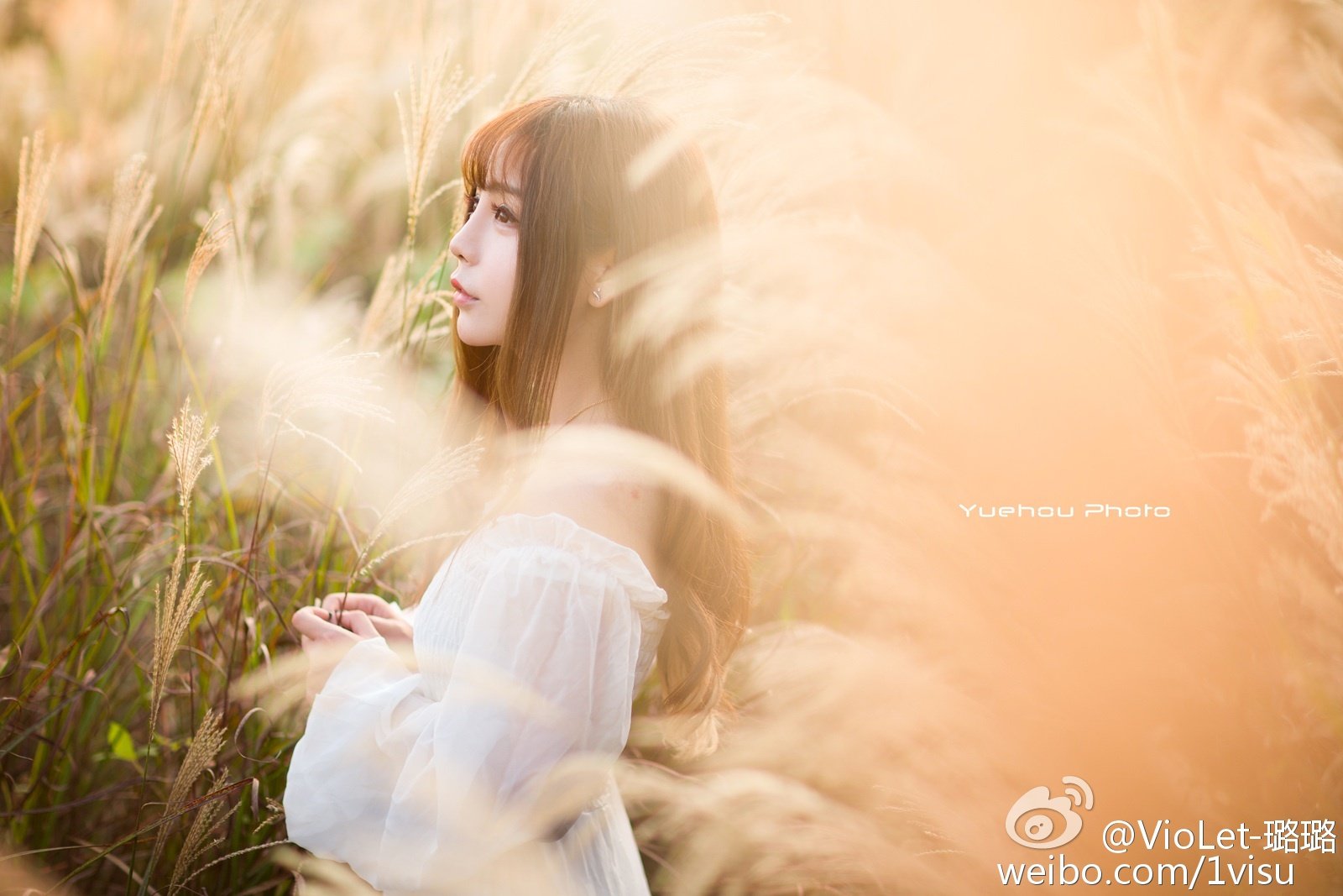 VioLet-璐璐 可爱美少女私房照诱惑写真图