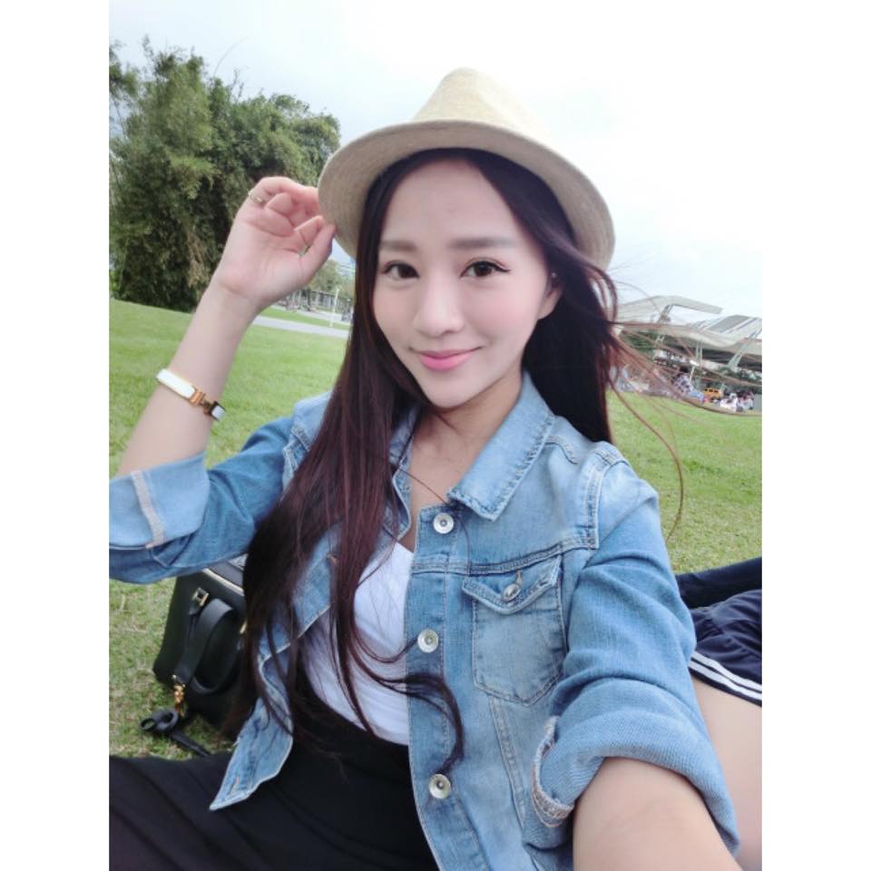 小安柏Amber 超正的长腿美女