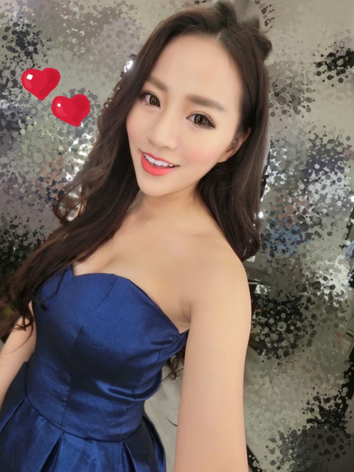 小安柏Amber 超正的长腿美女