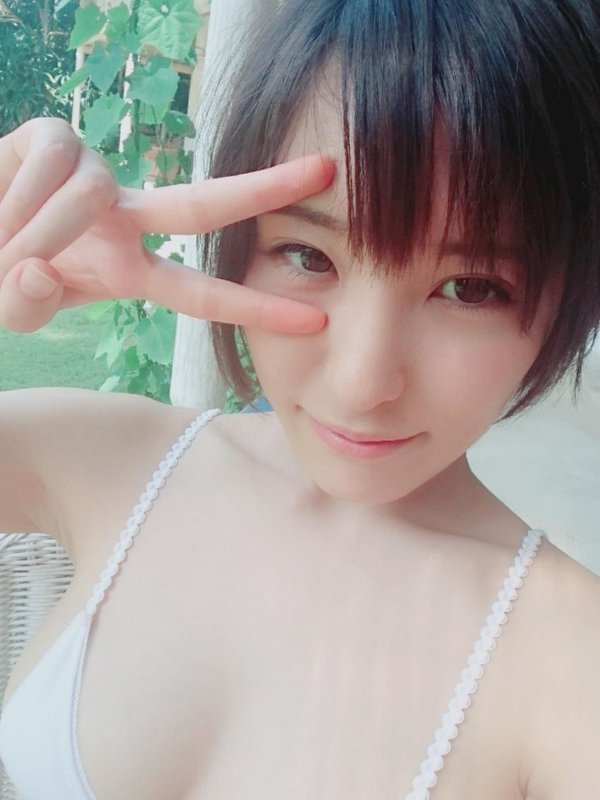 朝比奈祐未 灵气短发Coser身材也棒