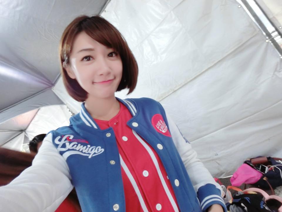 泱泱(吴泱潾) 短发美女好清新