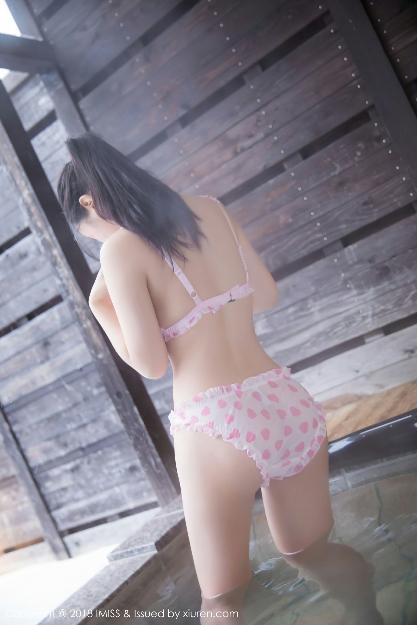 北海道谢芷馨Sindy 开背毛衣草莓内衣