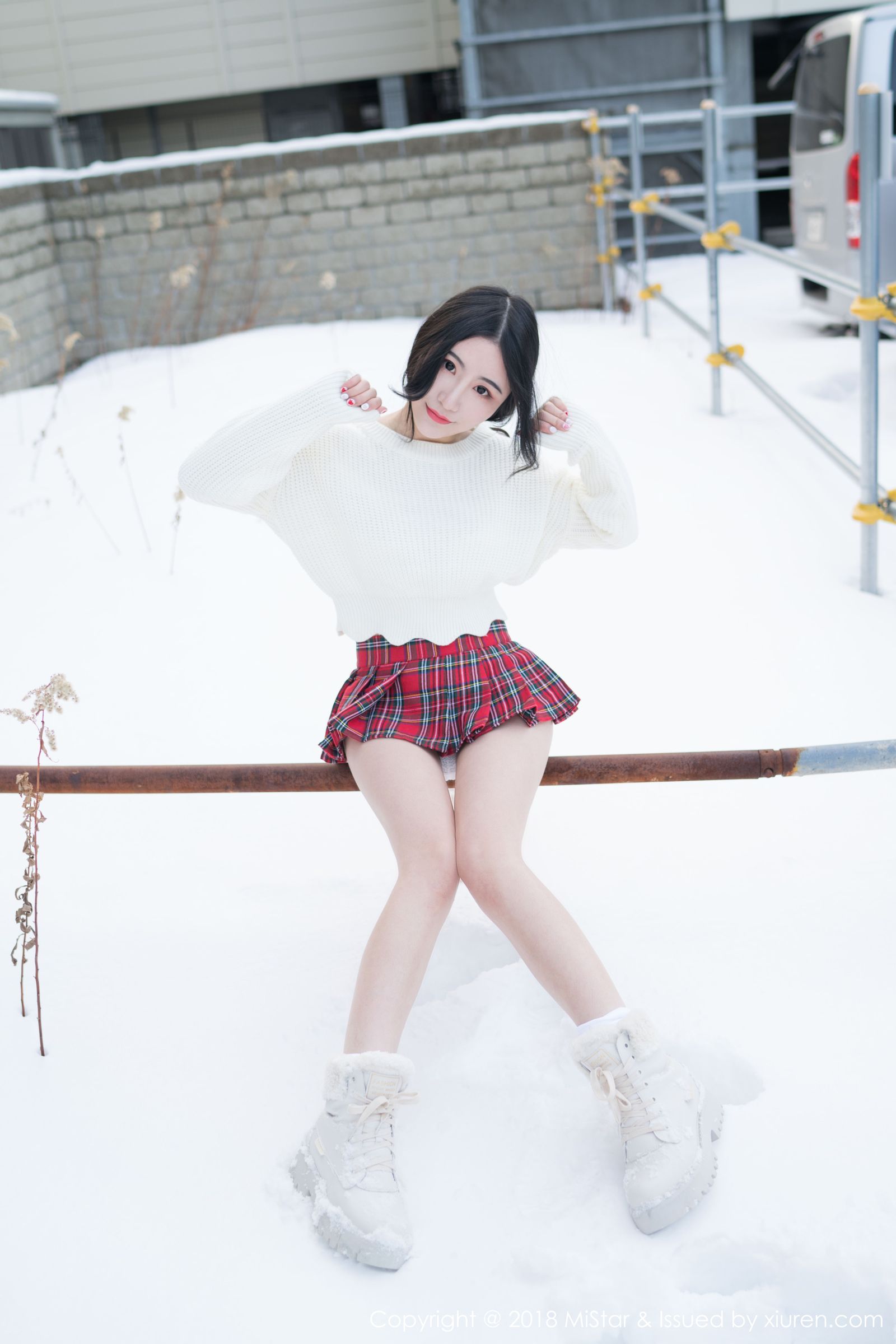 女神绯月樱Cherry 冰天雪地白衣红裙
