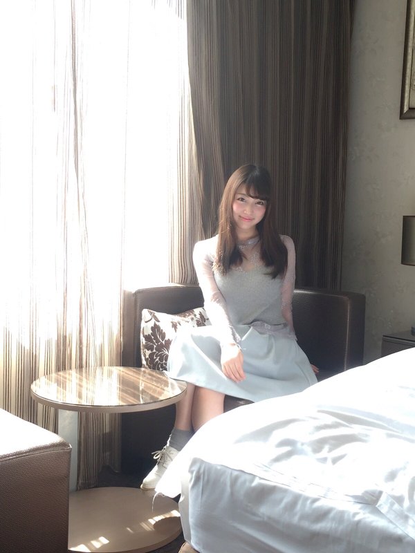 羽入悠栞 F罩杯的肉感美人