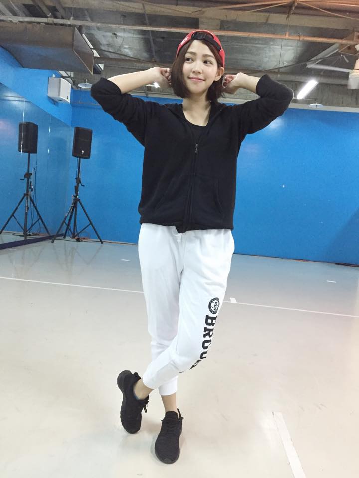 曾智希 伊林新生甜美长腿女模正妹