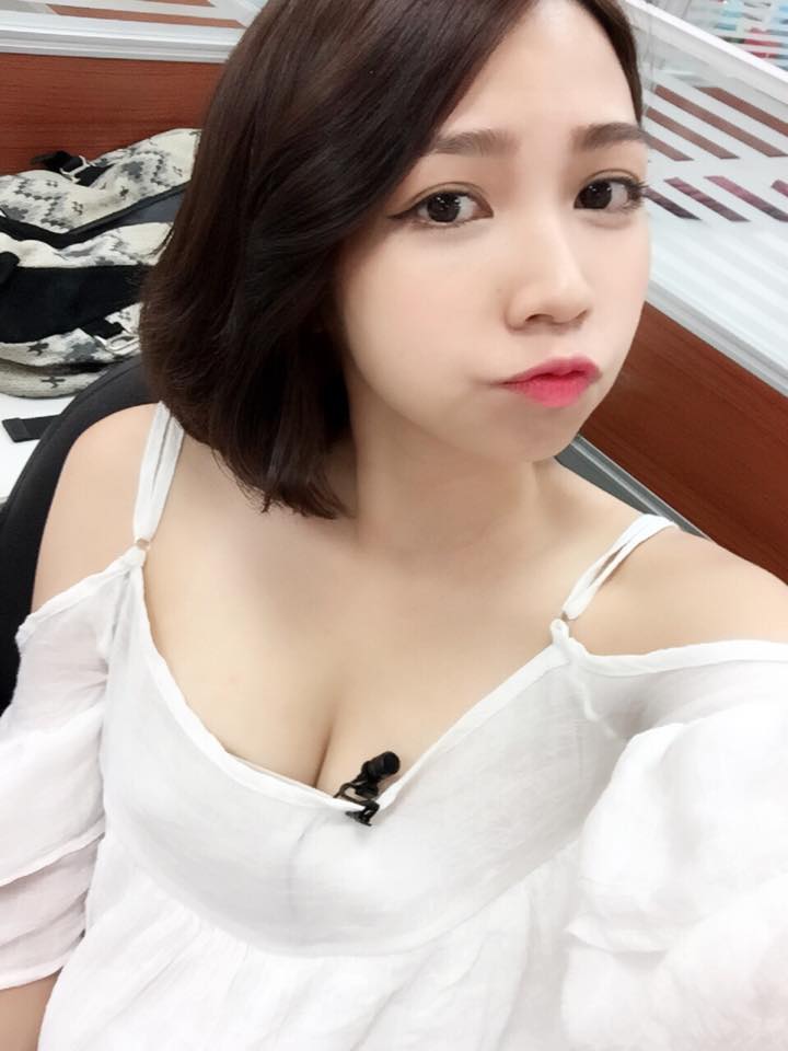 曾智希 伊林新生甜美长腿女模正妹