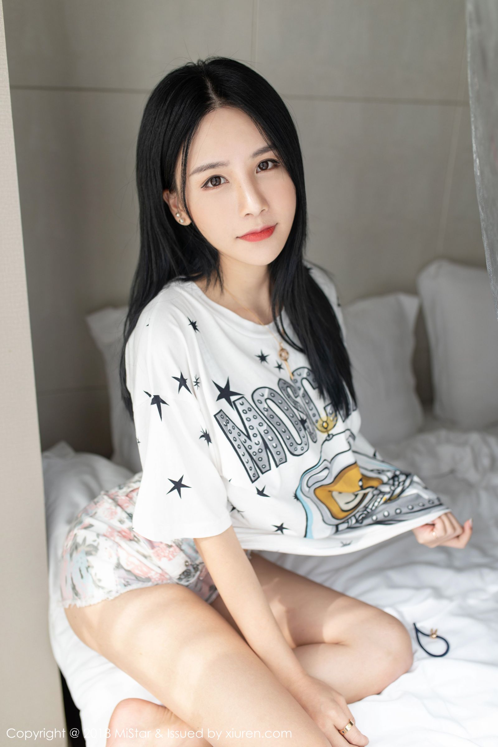 全民女神小沫琳 颜值依旧惹火诱人