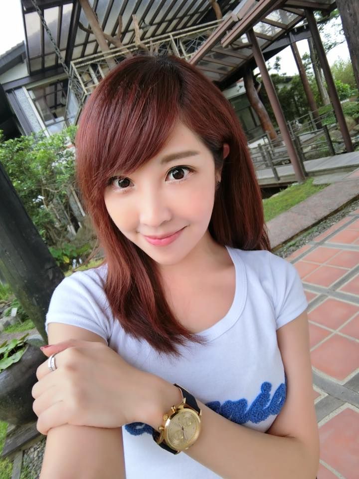 黄若薇Vivi 大眼气质女主播私房照诱惑写真图