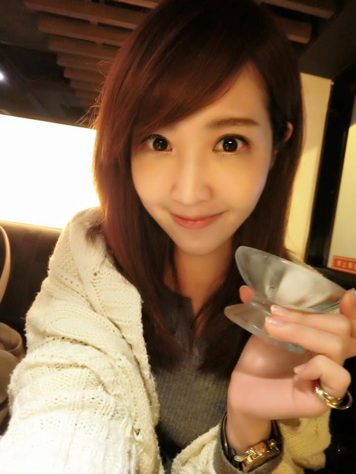 黄若薇Vivi 大眼气质女主播私房照诱惑写真图