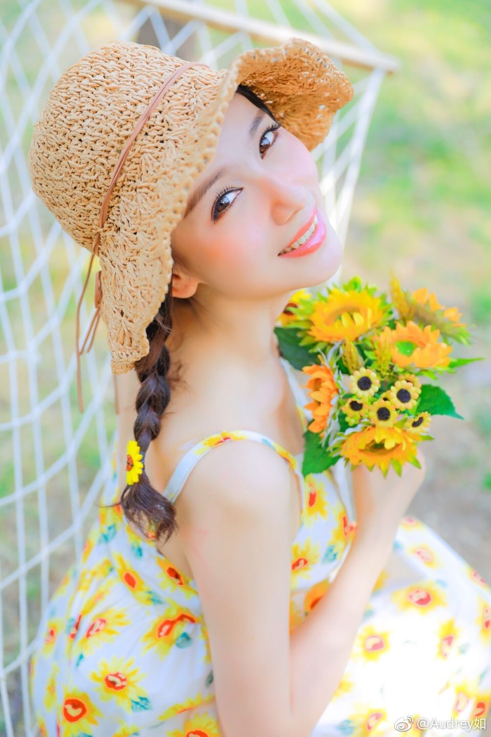 气质美女Audrey如 清爽街拍唯美家居