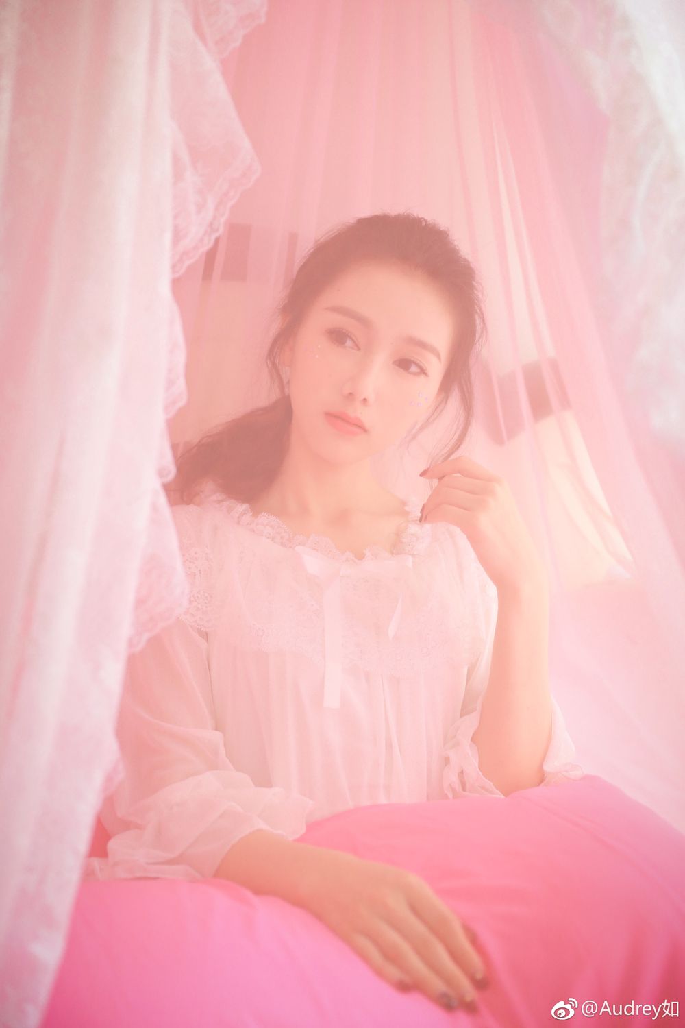 气质美女Audrey如 清爽街拍唯美家居