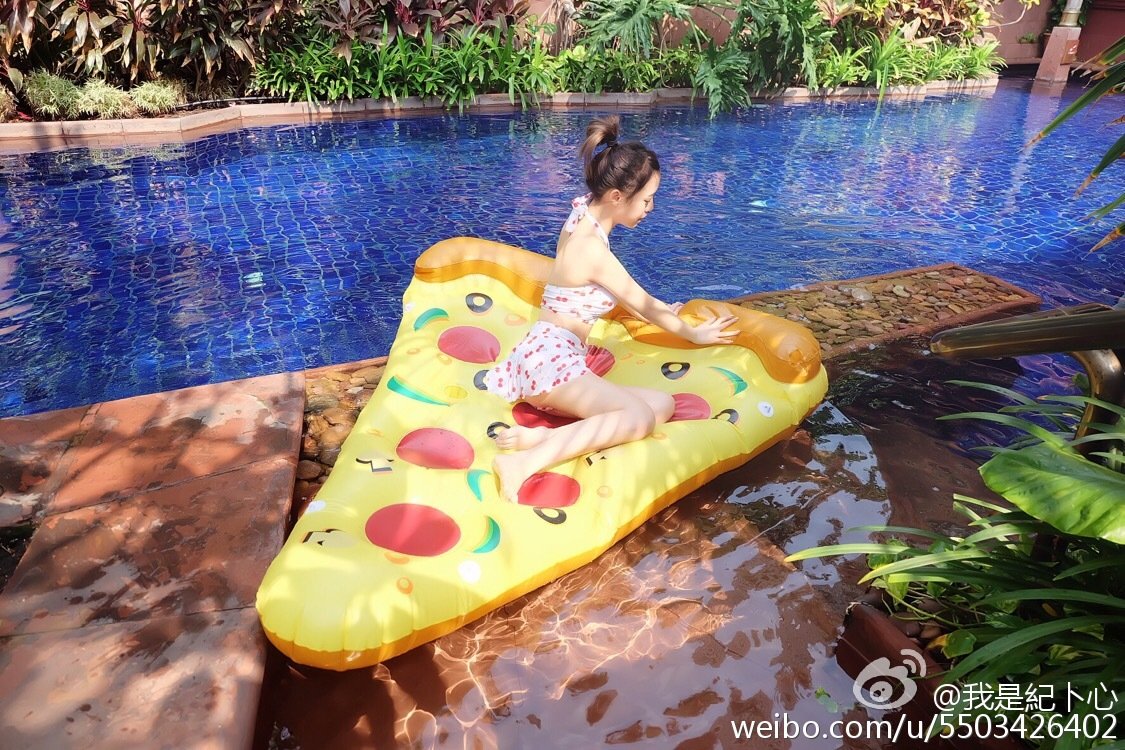 纪卜心 中学生女神私房照诱惑写真图