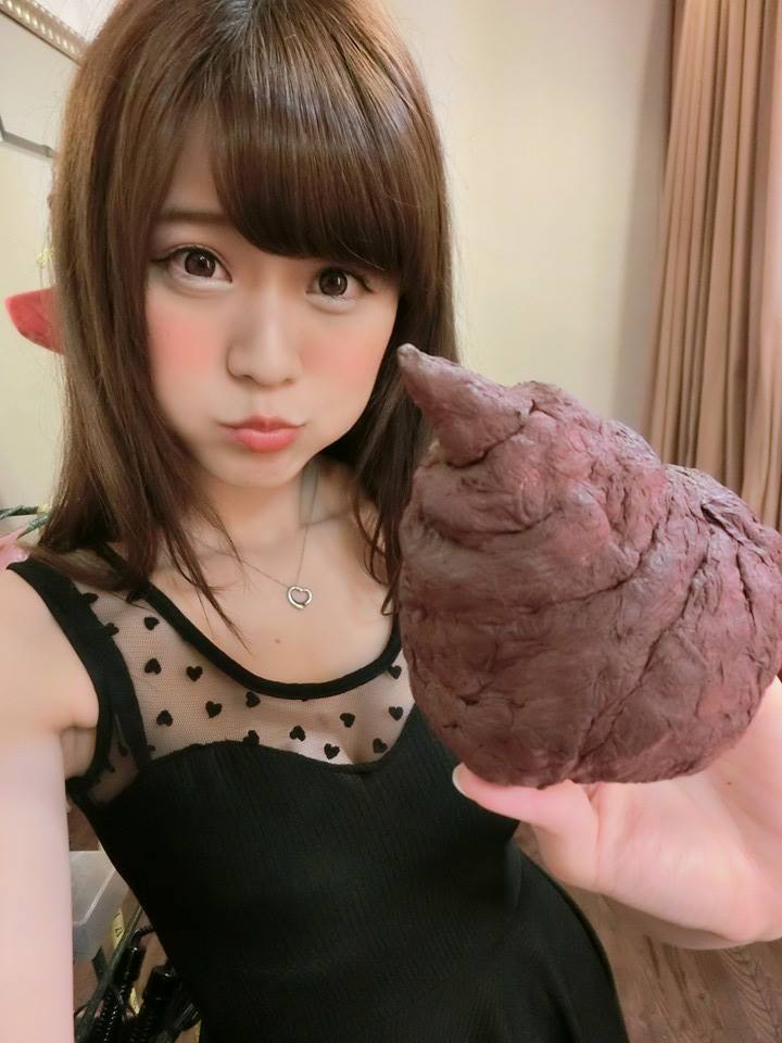 邱俞瑄White 电机系长腿外拍华航空姐正妹