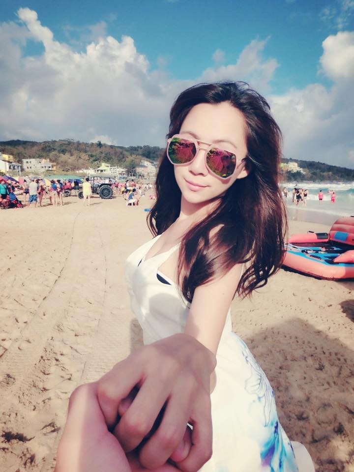 吴果冻(吴庭喻) 俏丽可爱的小车模
