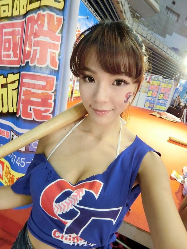 林思嘉Revy 好美艳的高挑性感车模