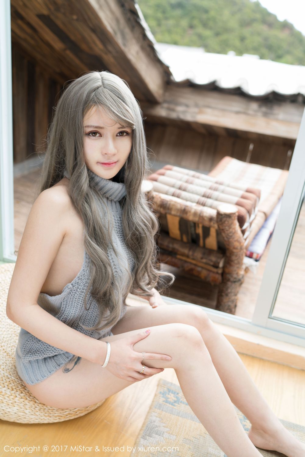 性感女神凯竹BuiBui 露背毛衣柔情四溢