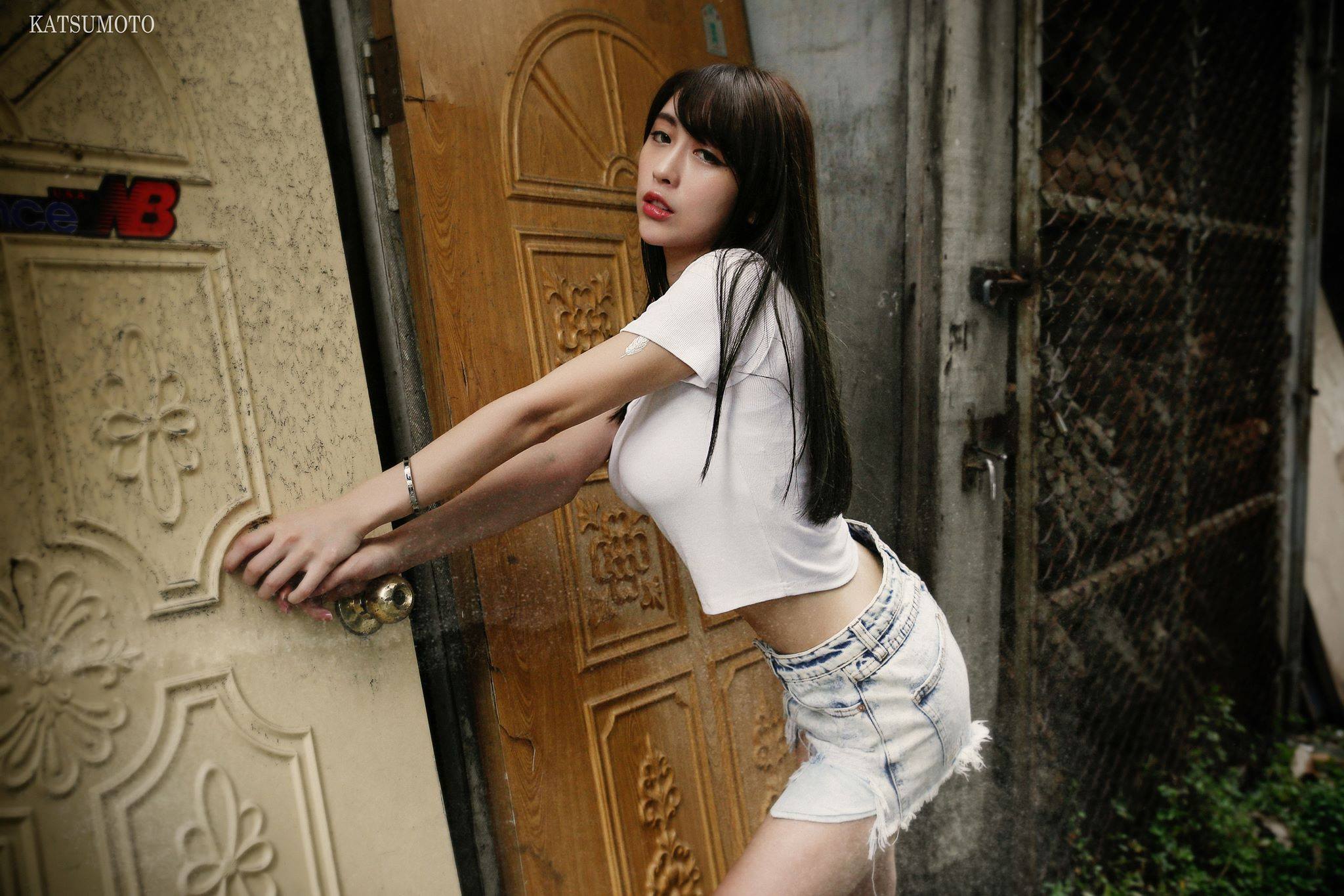 张黛比 世新大学甜美D奶凶妹私房照诱惑写真图